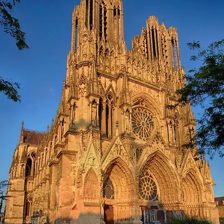 We Live In R - 403 - Cathedrale Reims