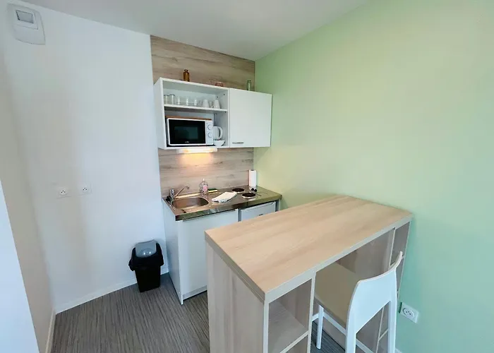 We Live In R - 403 Apartment Reims