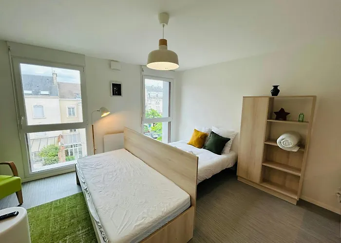 Apartment We Live In R - 403 *