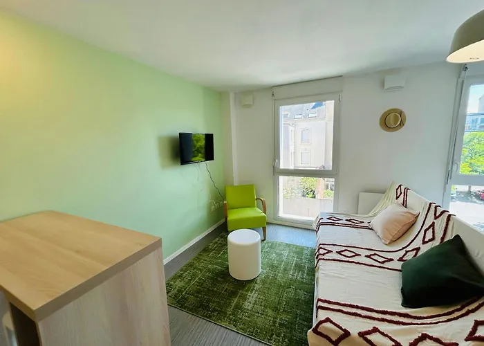 We Live In R - 403 - Cathedrale Reims